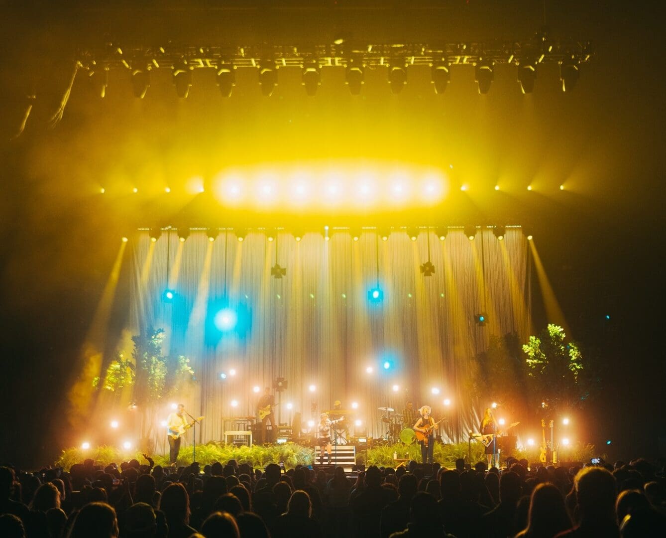 Maren performing a music show at night
